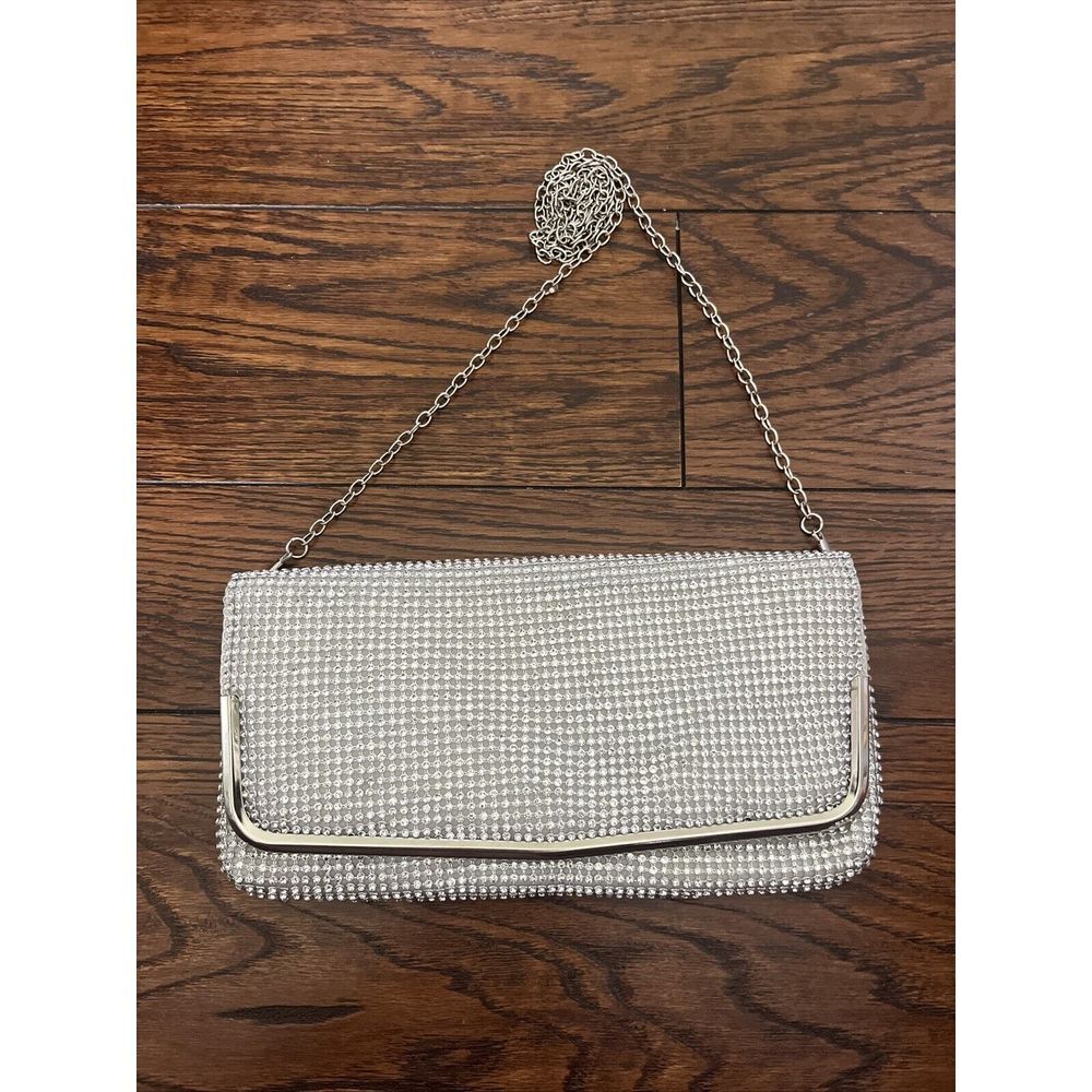 Kelly And Katie Flap Clutch Crossbody‎ Purse Sparkly Silver New 22" Strap